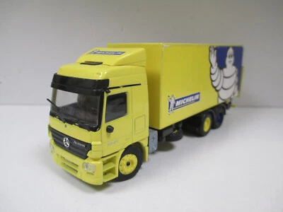 RARE CAMION MERCEDES ACTROS MICHELIN avec Hayon par JOAL ref 356 au 1/50 - Photo 1/4