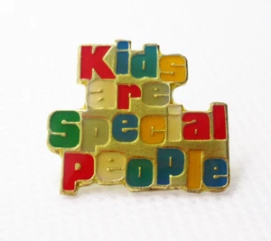 Kids Are Special People Lapel Pin Colorful Letters Gold Tone Collectible - Imagen 1 de 7