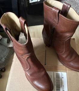 FRYE Jane Trapunto 18877 Damenstiefel Leder rotholzbraun mit Absatz – 11 B - Bild 1 von 6