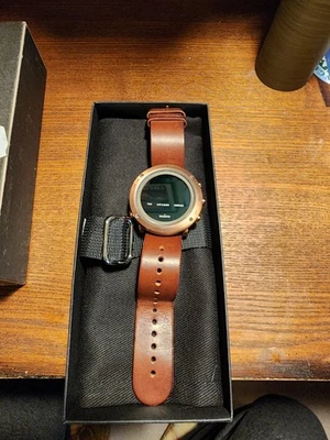 Cuarzo SUUNTO SS021213000 ESSENTIAL COBRE Foto 1 de 4