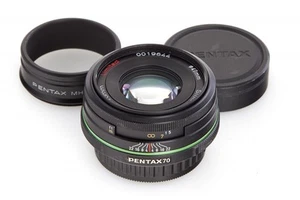 Pentax AF 70/2,4 SMC Pentax-DA Limited / 31087,3 - Foto 1 di 4