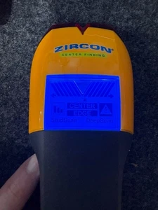 Buscador de pernos Zircon StudSensor HD70 con detección central - Imagen 1 de 6