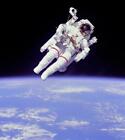 ASTRONAUT OUTER SPACE WALK GLOSSY POSTER PICTURE PHOTO BANNER PRINT suit us 6034