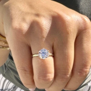 Anillo de compromiso de diamantes redondo creado en laboratorio de oro amarillo de 14 k certificado IGI 2,00 ctw - Imagen 1 de 18