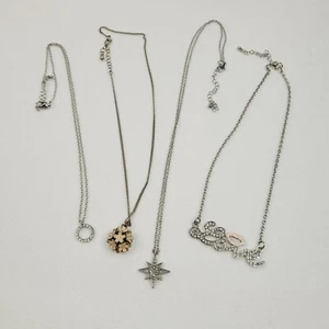 Lote de 4 Collares Joyería Moda Variedad Surtida Tono Plata Love Star Flower - Imagen 1 de 5