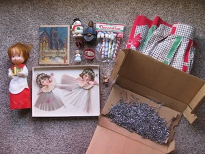 VINTAGE CHRISTMAS LOT: FOIL TINSEL, VICTORIAN SCRAP ORNS, SKIRT, CAROLS ADVERTIS - Picture 1 of 17