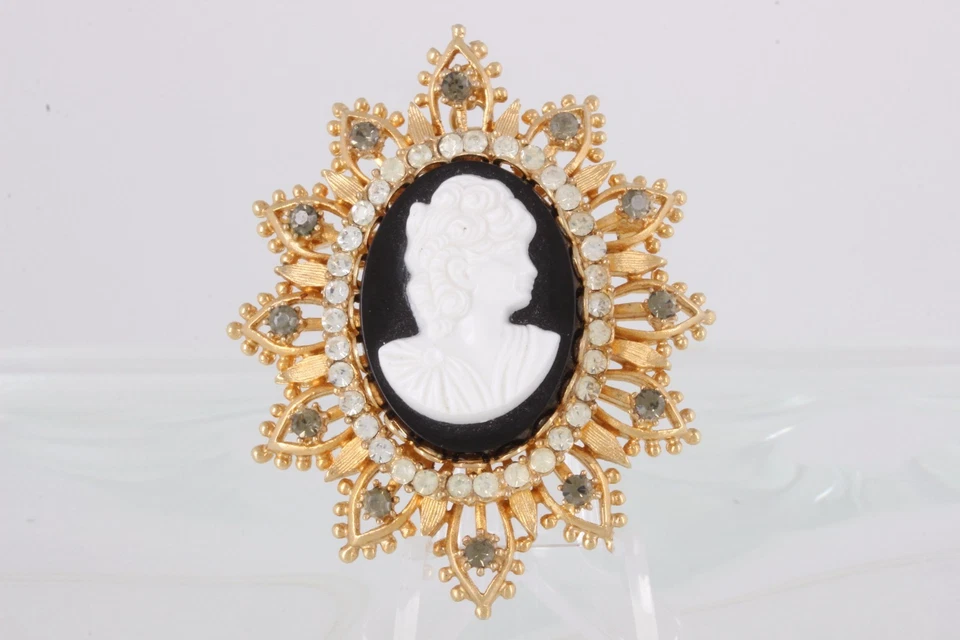 COSTUME FRANCOIS CLEAR & SMOKEY GRAY STONES CAMEO BROOCH/ PENDANT FASHION 3998 - Image 1 of 2