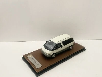 1/43 1994 Toyota Previa Van белый GLM 300102, редкая - Изображение 1 из 4