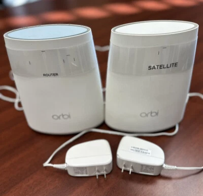 NETGEAR Orbi AC2200 Tri-band WiFi System - White(RBR40) with 1 satellite(RBS40) - Image 1 of 4