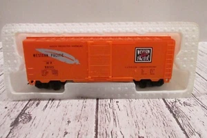 HO Scale Lionel 5-8515 Western Pacific Box Car WP88515 L4393 - Picture 1 of 3