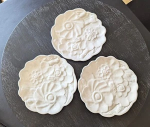 Set of 3 Ken Cornet Porta PASSION Bordallo Pinheiro White Salad Plates 8 1/4” - Picture 1 of 11