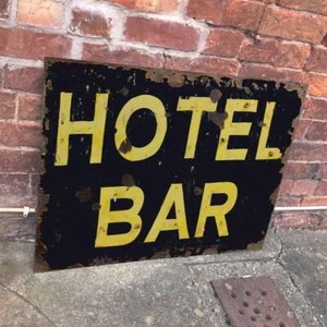 Vintage Hotel Bar-Schild aus Metall mit Used-Optik - Bild 1 von 2