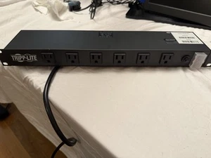 Tripp Lite (RS1215-RA) 12-Outlet Rackmount PDU Power Strip - Afbeelding 1 van 2