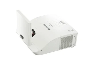 PROYECTOR PANASONIC PT-CW240 DLP ULTRA CORTO ALCANCE 2600 ANSI LÚMENES HDMI 16:10 - Imagen 1 de 6