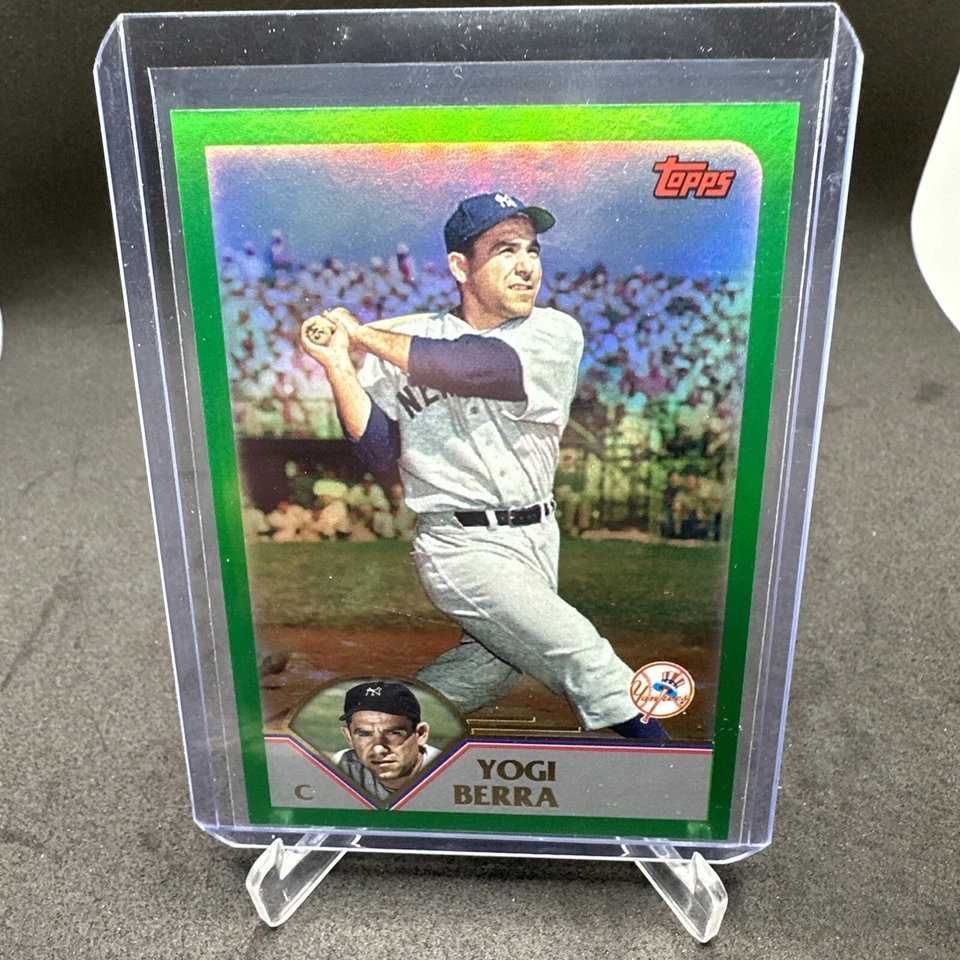 2023 Topps Archives Baseball Yogi Berra Green Foil/99 New York Yankees #299 - Image 1 of 4