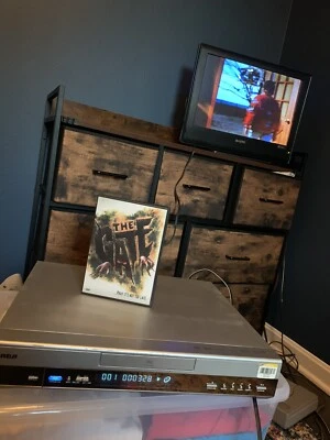 Reproductor/grabador de DVD RCA DRC8005N de escaneo progresivo   Foto 1 de 4