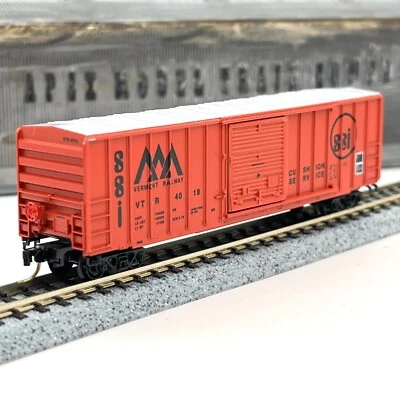 Micro-Trains 25370 N Scale Sierra Railroad 50 ft Rib Side FMC Boxcar VTR 4019 - Image 1 of 4