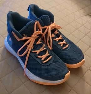 Under Armour Mädchen GPS Jet Sportschuhe 5 Jugend / 6,5 Damen Basketballschuhe  - Bild 1 von 4
