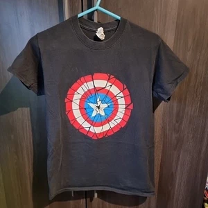 Mens Black Tshirt Captain America Broken Shattered Shield Small Marvel Superhero - Picture 1 of 2