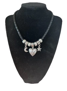 Signiert Brighton geflochtene Kordel Halsband Halskette silberfarben Stern Mond Herz Charms - Bild 1 von 11