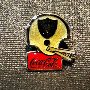 Vintage 1985 Coca Cola NFL Helmet Logo Pin ~ Los Angeles Raiders - Picture 1 of 2