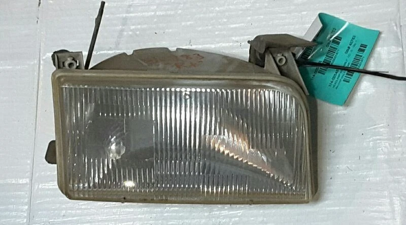 Passenger Right Headlight From 8501 GVW Fits 92-97 FORD F250 PICKUP 1871 - Image 1 of 1