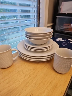 批量 14 件 Oneida 厨房 白色绗缝盘子 — 第 1/4 张图片