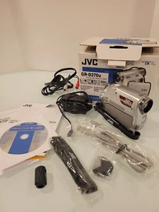 JVC GR-D370u Mini DV Digital Video Camera with Accessories For Parts/Repair*read - Picture 1 of 19