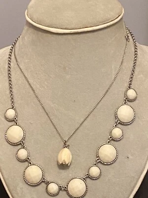 ENCANTADOR COLLAR CHARLIE LUCITE MÁS ENCANTO DE COLECCIÓN - BISUTERÍA Foto 1 de 4