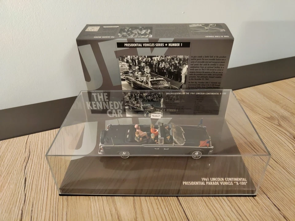 Minichamps 1/43  JFK - 1961 LINCOLN CONTINENTAL  PRESIDENTIAL X-100  - Immagine 1 di 4