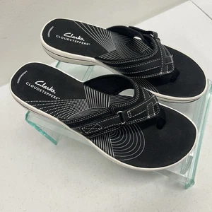 Sandalia chanclas cómodas Cloudsteppers by Clarks para mujer talla 8M negra - Imagen 1 de 15