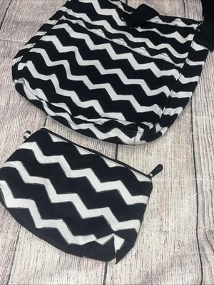 31 Thirty One Retro Metro Crossbody Black White Chevron Mini zipper Pouch - Image 1 of 4