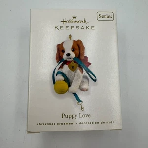 Hallmark Andenken Ornament 2010 Puppy Love Spaniel #20 in Serie - Bild 1 von 6