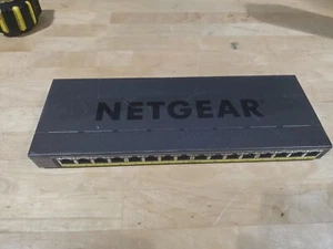 NETGEAR GS116PP 16-Port Gigabit Unmanaged Rack-Mountable 183W PoE+ Switch - Picture 1 of 3