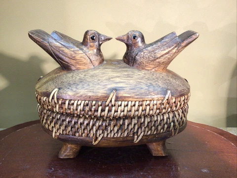 Unique handmade Wicker And Carved Wood Birds footed basket Gift Quality Cover