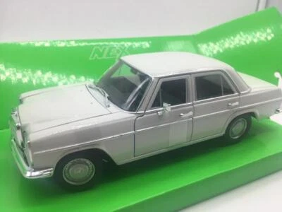 1:24 Welly Mercedes 220 (W115) 1968 WE24091CREAM Modellino - Immagine 1 di 2