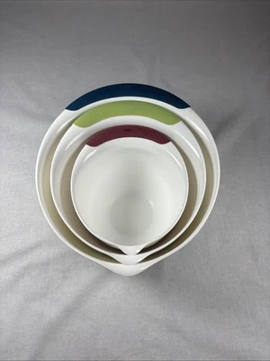 Juego de 3 cuencos mezcladores de plástico OXO - Cuencos mezcladores anidadores con agarre de goma Foto 1 de 4