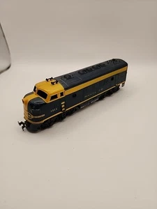 Vintage Mantua Tyco HO Scale Blue Santa Fe 4015 Locomotive *NOT RUNNING* - Picture 1 of 7