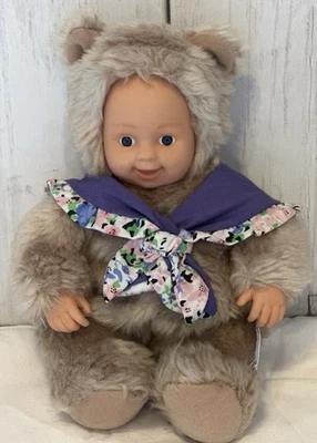 Xale floral roxo urso bebê Anne Geddes 8" de altura limpo bom rosto duro - Imagem 1 de 4