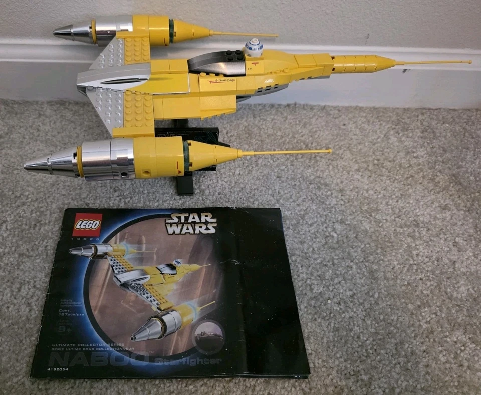 LEGO 10026 Star Wars Ultimate Collectors Series Naboo Starfighter - Image 1 of 4