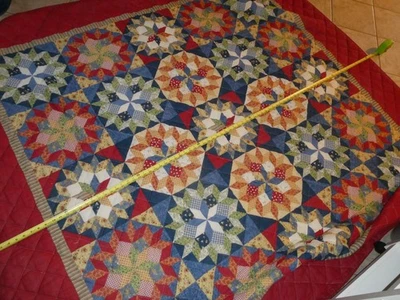 Better Homes & Gardens Vintage quilt large!! Beautiful design!! - Image 1 of 4