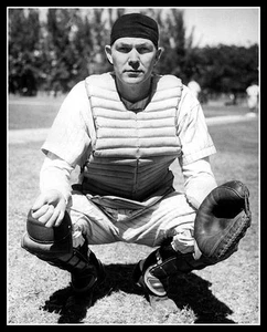 Bill Dickey #3 Photo 8X10 - New York Yankees 1930  - Picture 1 of 4