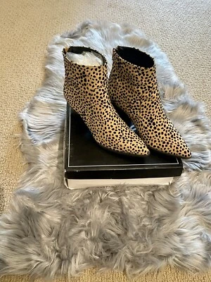 Qupid Animal Print Leopard Suede Pointed Toe Ankle Bootie Size 8 NEW - Image 1 of 4
