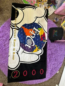 EPCOT 2000 CELEBRATE THE FUTURE HAND IN HAND TOWEL - Picture 1 of 5
