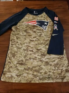 Camisa Nike de los New England Patriots Juvenil Manga M 3/4 NFL Saludo al Servicio Camuflada - Imagen 1 de 5