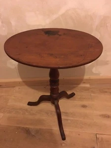 18th Century Small Mahogany Georgian Carved Tilt Top Oval Table - Picture 1 of 1