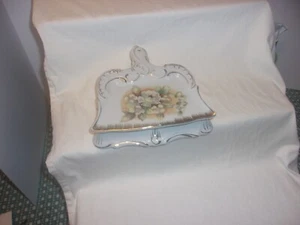 DUST PAN SHAPED TRINKET/DRESSER BOX  GOLD TRIM - Picture 1 of 3