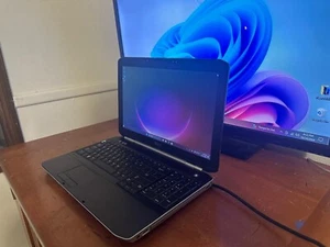 DELL LATITUDE E5530 WINDOWS 11 PRO INTEL i3-3120M 2,53GHz 8GB RAM 128GB SSD - Bild 1 von 10