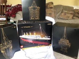 LEGO Icons: Titanic (10294) SOLO caja y tres interiores - Imagen 1 de 20
