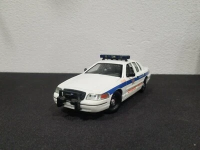 1/24 SCALE CLASSIC METAL WORKS CHICAGO POLICE 1999 FORD CROWN VICTORIA P71  CAPS - Image 1 of 4